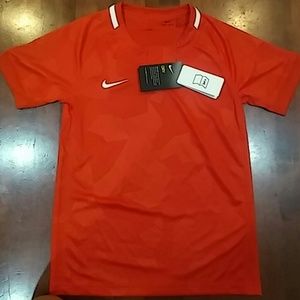 Nike DRI- FIT boys athletic shirt.  Size M.